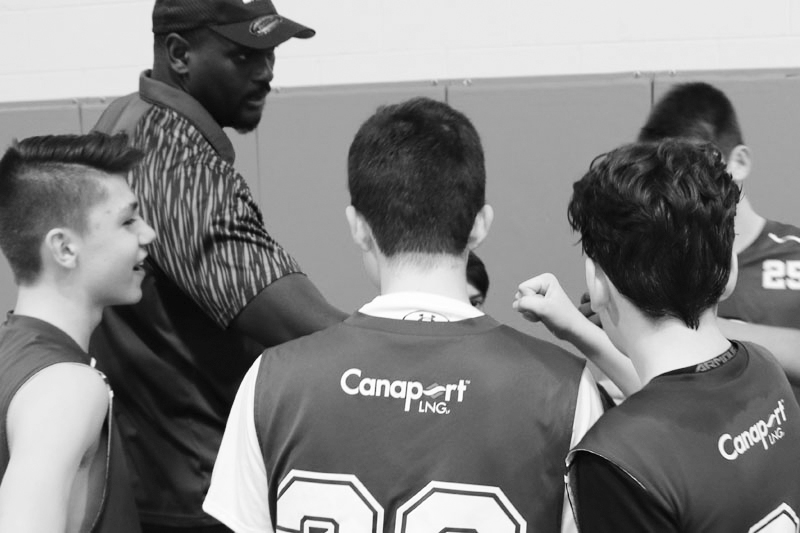 L'école de basketball de Modibo pour les jeunes de Québec